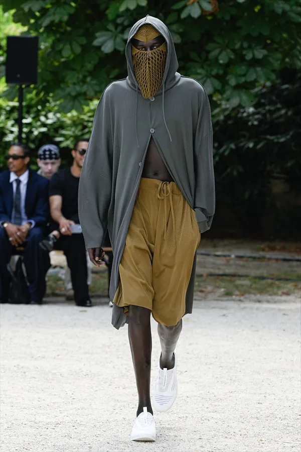 【巴黎男装2026春夏】日本设计师展现独特风格与方向