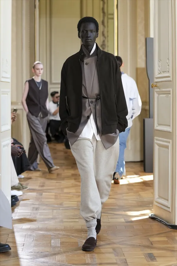 【巴黎男装2026春夏】日本设计师展现独特风格与方向