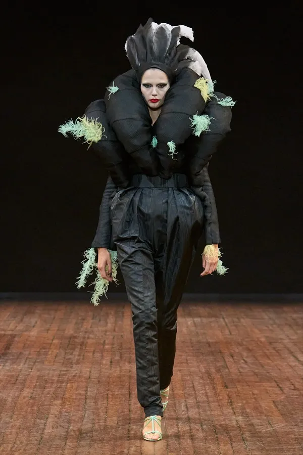 【2025秋冬巴黎高定大秀亮点】设计师在变化与延续之间交织的视角与表达