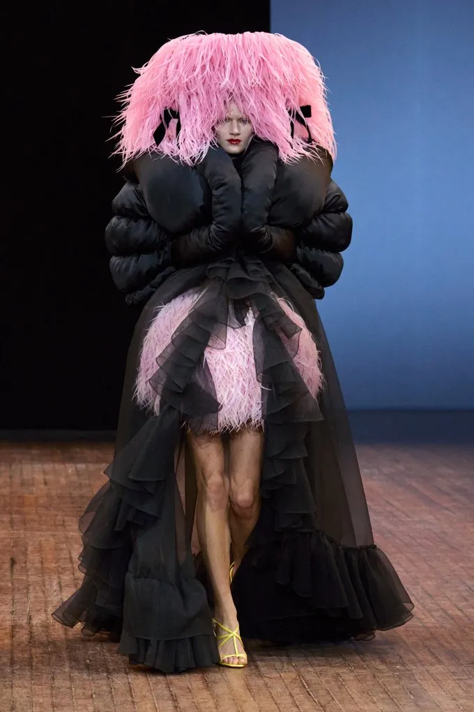 Viktor & Rolf 2025-2026 秋冬高级定制秀销量翻倍