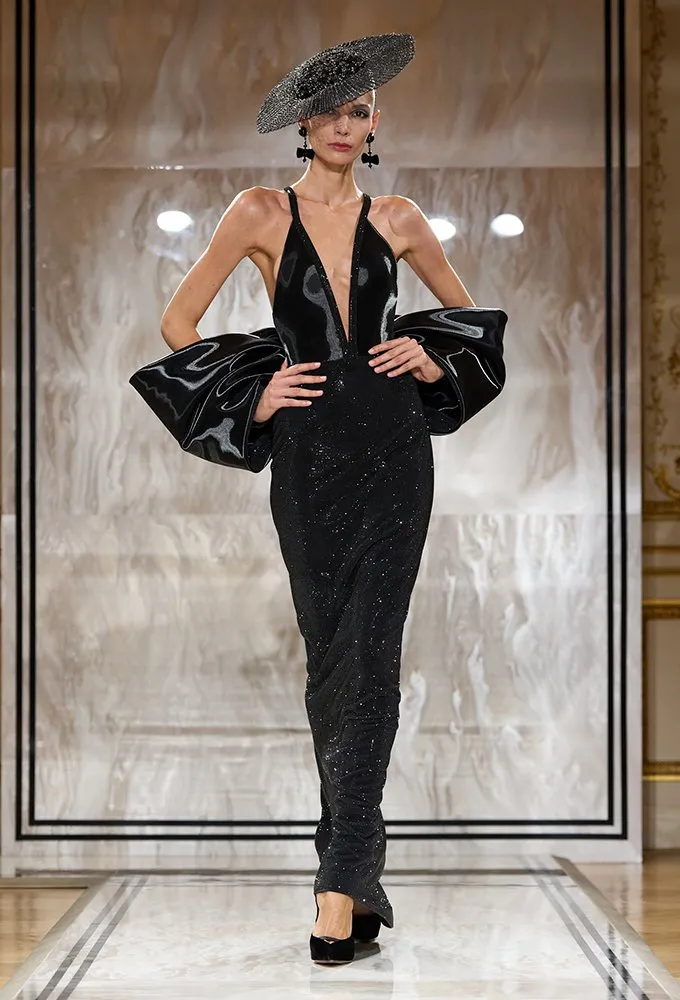 这 26 件惊艳连衣裙是 2025-2026 秋冬高级定制周的亮点