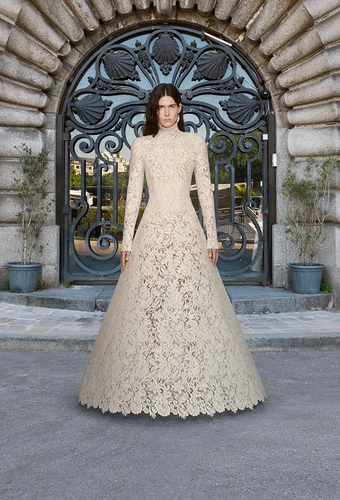 这 26 件惊艳连衣裙是 2025-2026 秋冬高级定制周的亮点