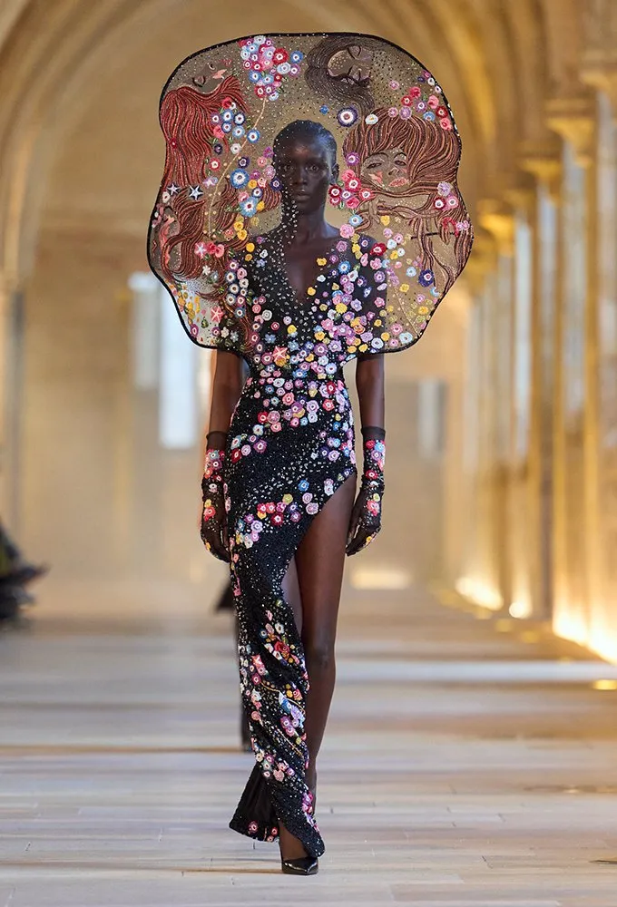 这 26 件惊艳连衣裙是 2025-2026 秋冬高级定制周的亮点