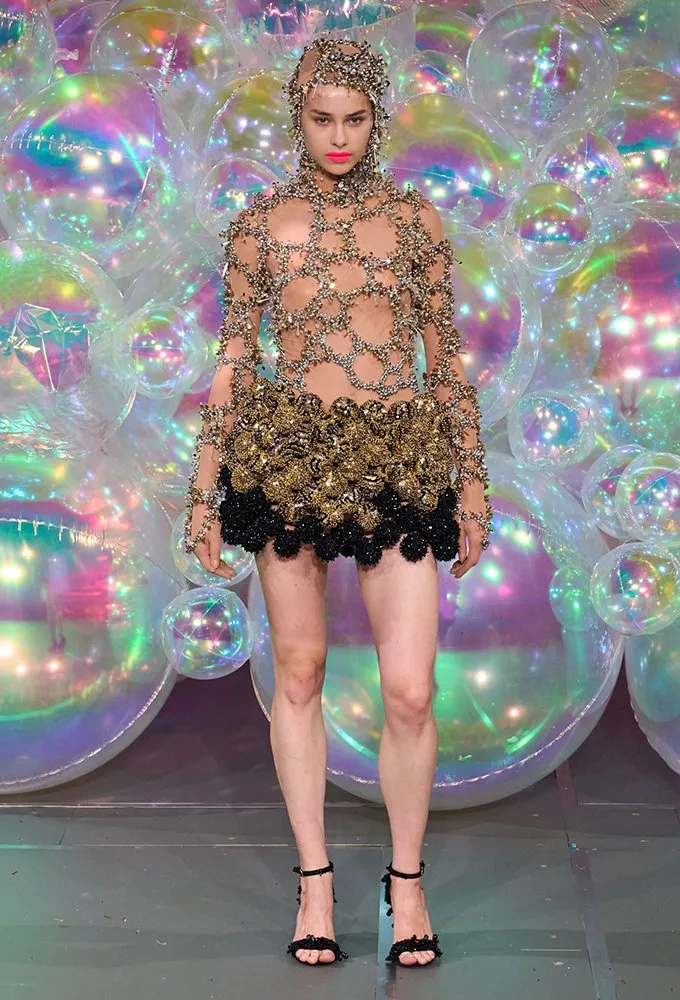 这 26 件惊艳连衣裙是 2025-2026 秋冬高级定制周的亮点