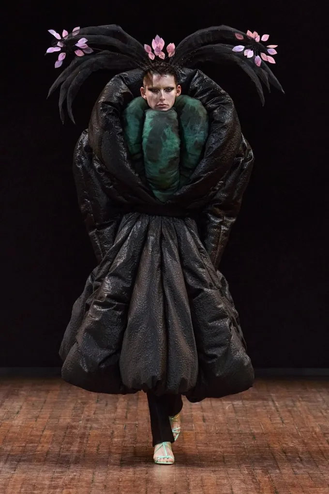 Viktor & Rolf 2025-2026 秋冬高级定制秀销量翻倍