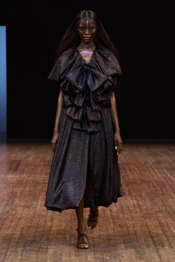 Viktor & Rolf 2025-2026 秋冬高级定制秀销量翻倍