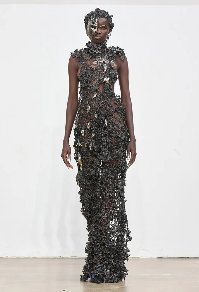 这 26 件惊艳连衣裙是 2025-2026 秋冬高级定制周的亮点