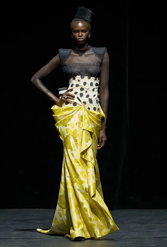 这 26 件惊艳连衣裙是 2025-2026 秋冬高级定制周的亮点