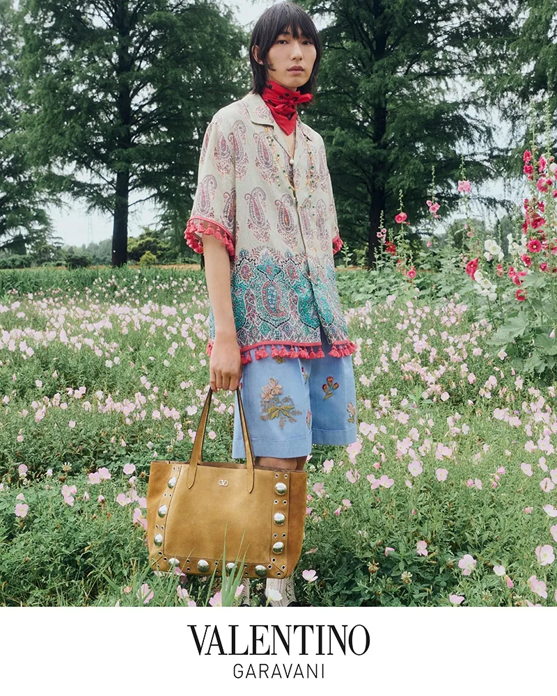 华伦天奴推出全新宣传活动庆祝中国情人节